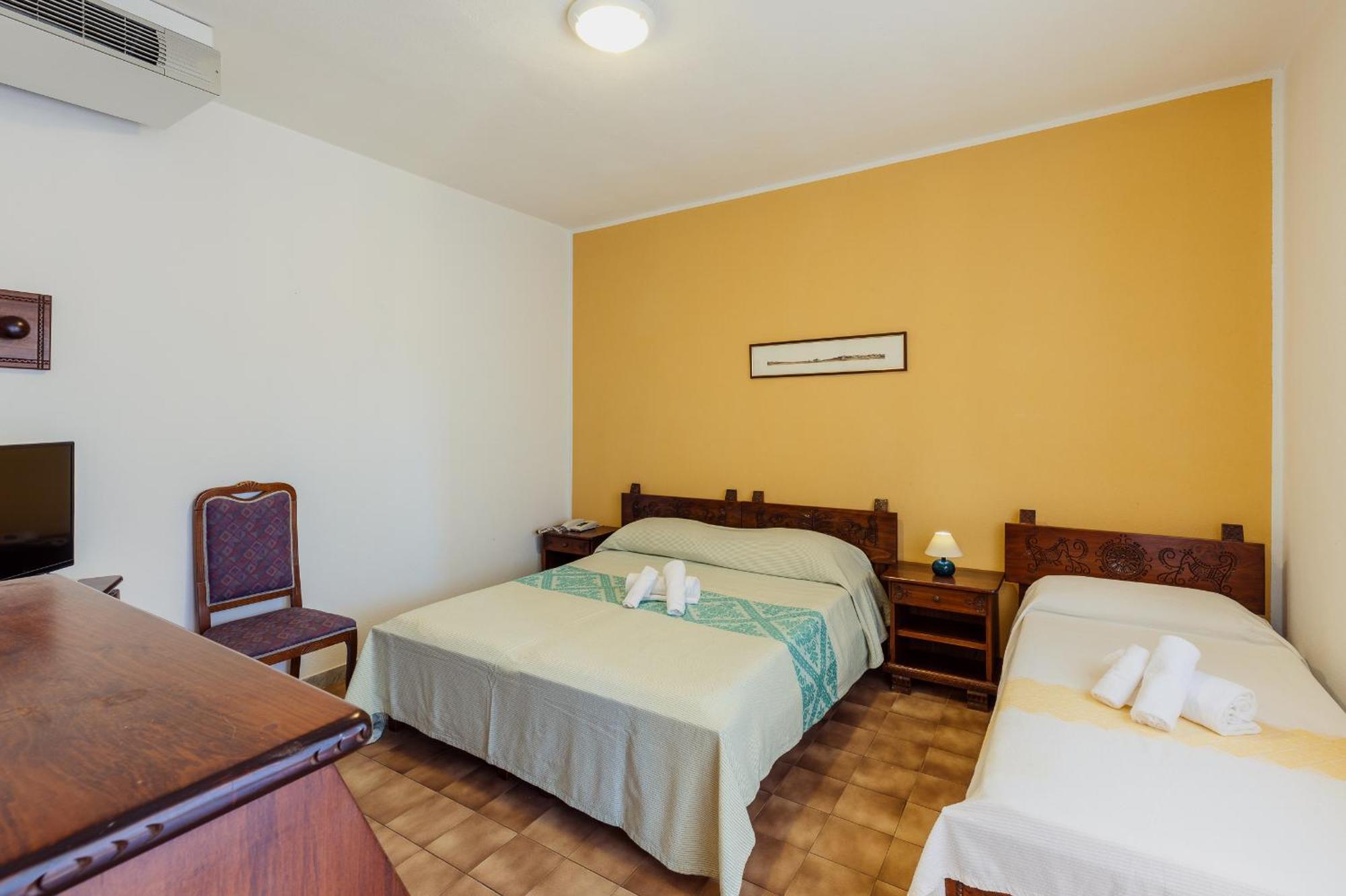 Malaspina Hotel & Resort Bosa Exterior photo