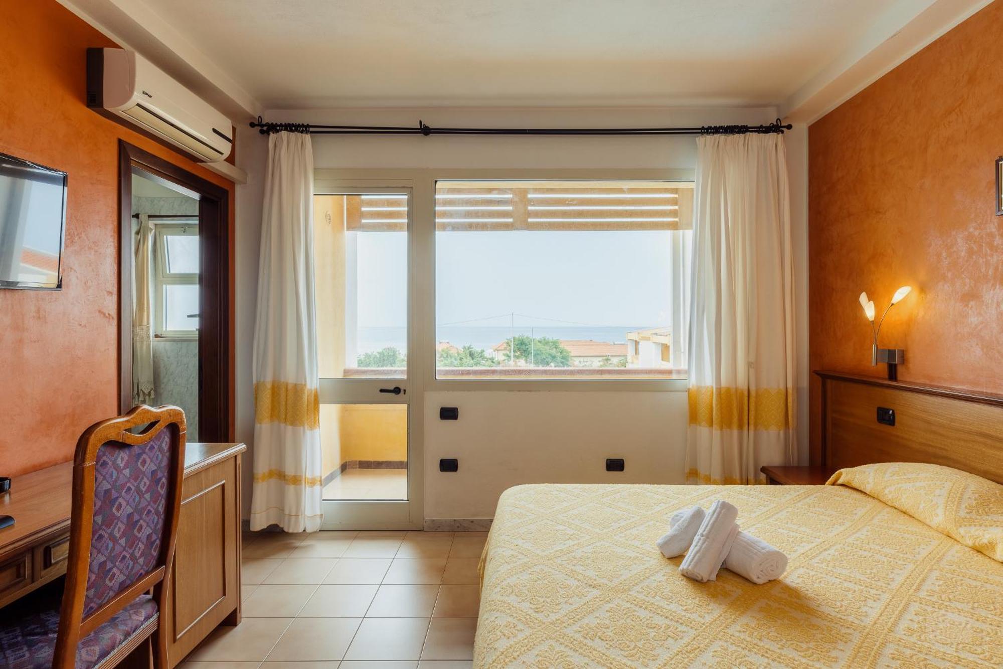 Malaspina Hotel & Resort Bosa Exterior photo